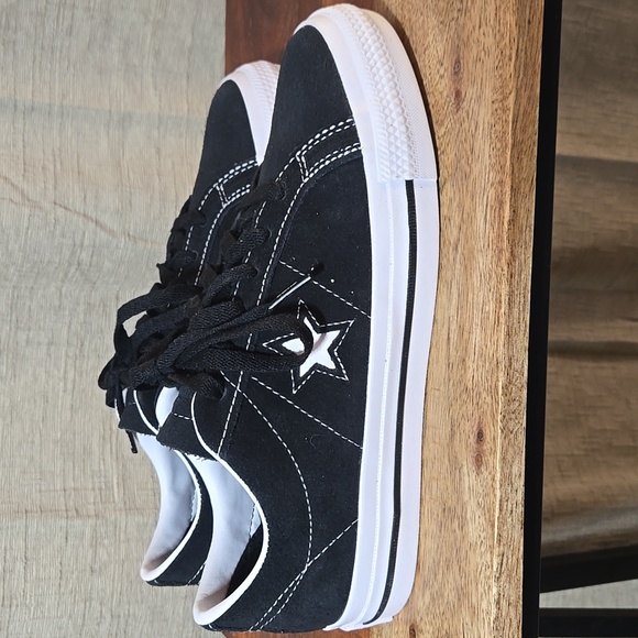 Converse Unisex Black Star Sneakers - 6.5 MEN/8 WOMEN - Picture 5 of 8